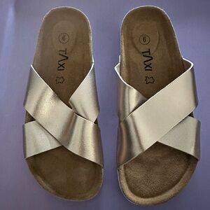 Taxi Woman’s Rose Gold Slip on Sandals